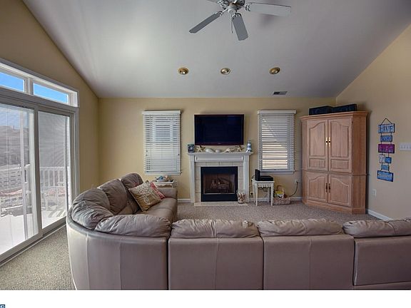 5th image of 4434 Asbury Ave