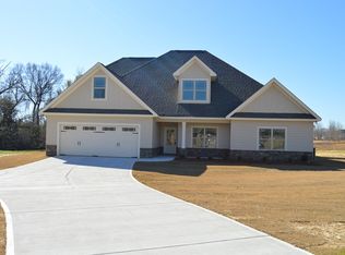 4 Knox Ct, Fort Mitchell, AL 36856
