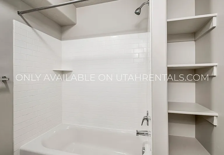 1080 W 965 N #203 — Photo 14