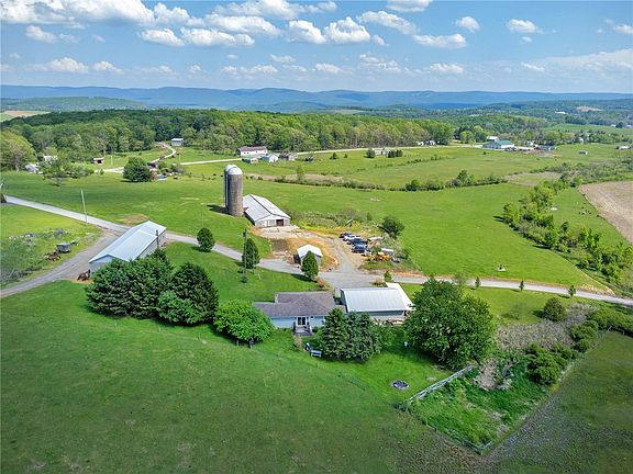 4th image of 599 Brown Rd