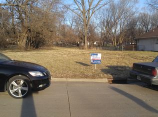 3215 E 37th St, Des Moines, IA 50317