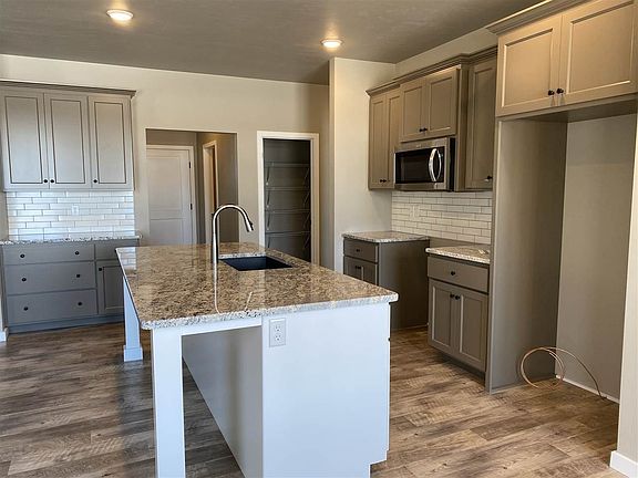 2nd image of 4554 Trellis Dr