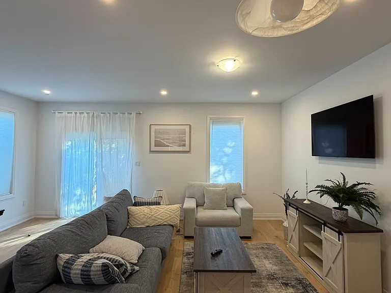 2 Stonehart Ln — Photo 4