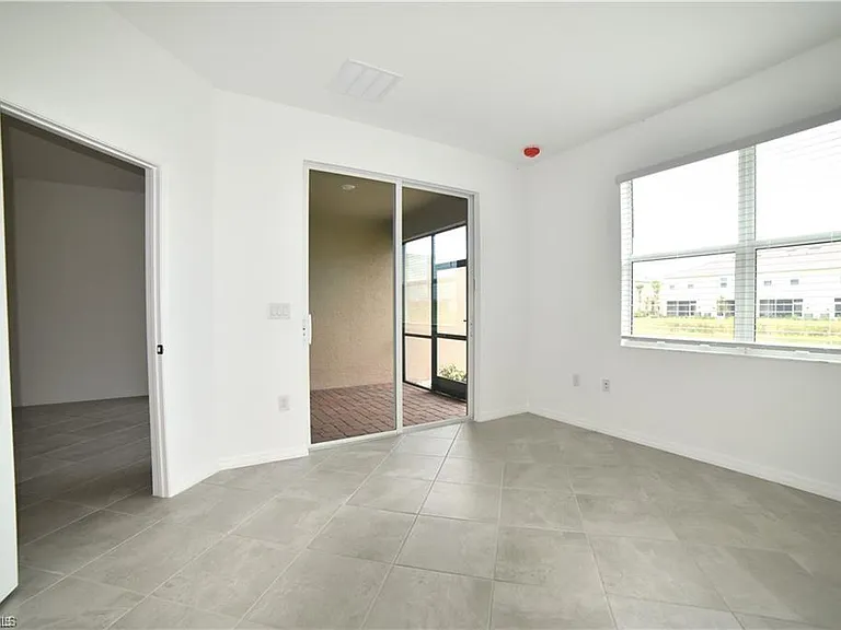 2665 Vine Ave — Photo 10