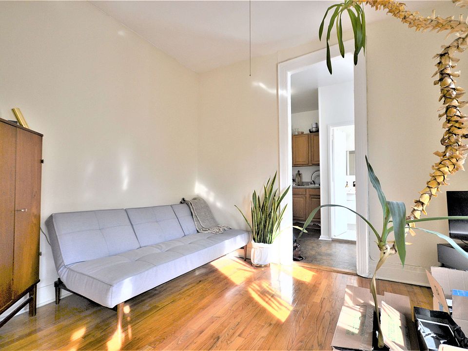 2nd image of 37A Bedford St APT 61