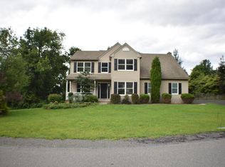 1117 Heritage Blvd, Stroudsburg, PA 18360