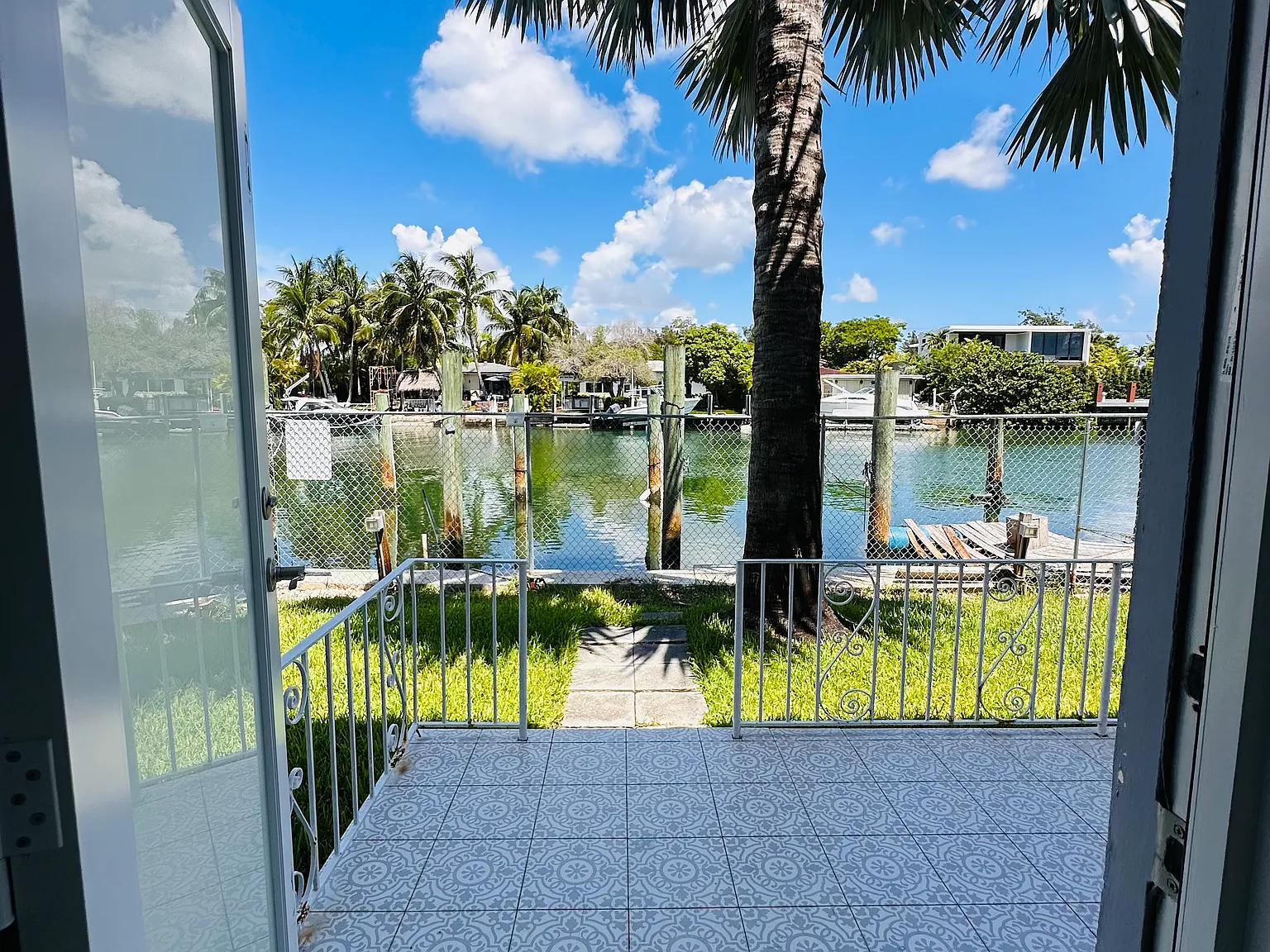 2 bed, 1050 sqft, $2,850 — Photo 3