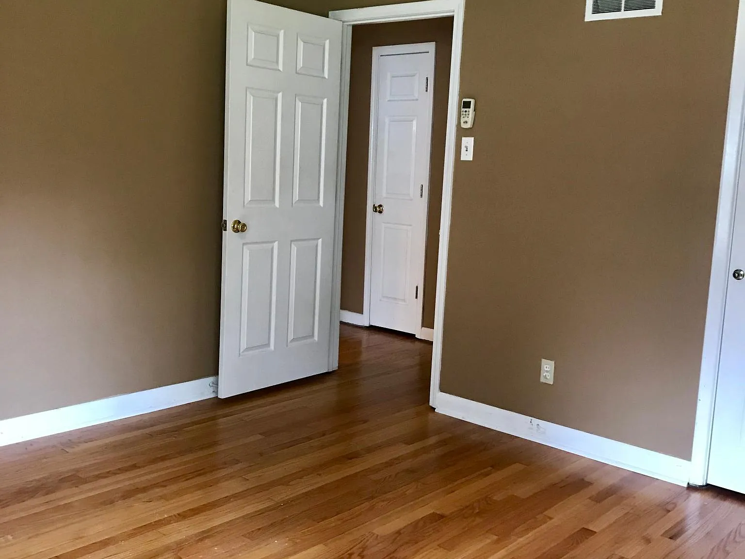 2 bed, 1092 sqft, $1,300 — Photo 3