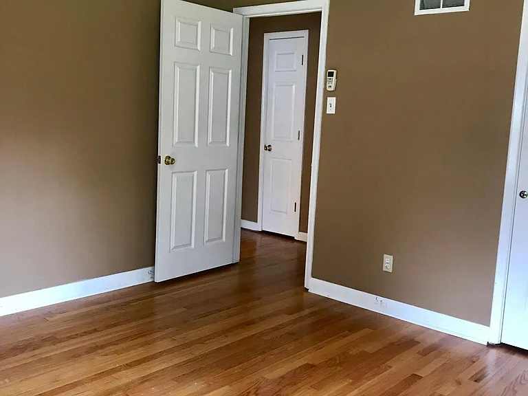 9031 Harold Dr — Photo 3