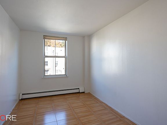5th image of 367 Cumberland St #2