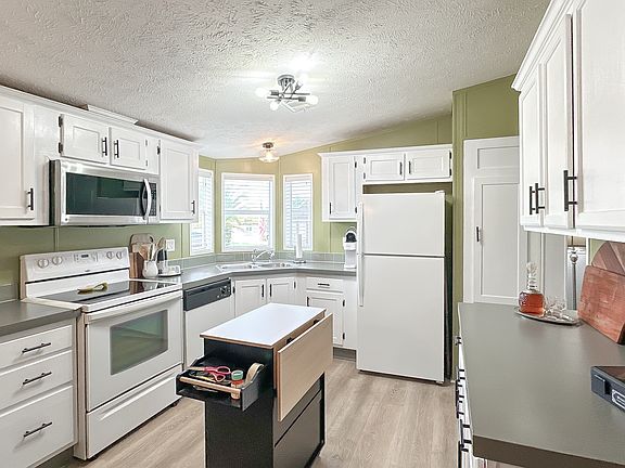 5th image of 923 E Norman St #2612
