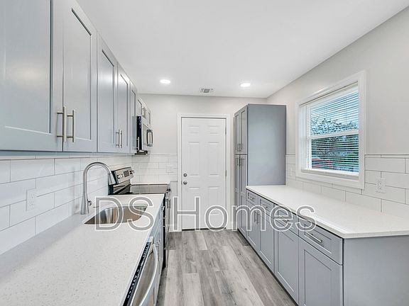 3rd image of 615 Macdonald Ave