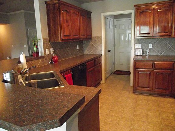 Lots of open counter space to cook on