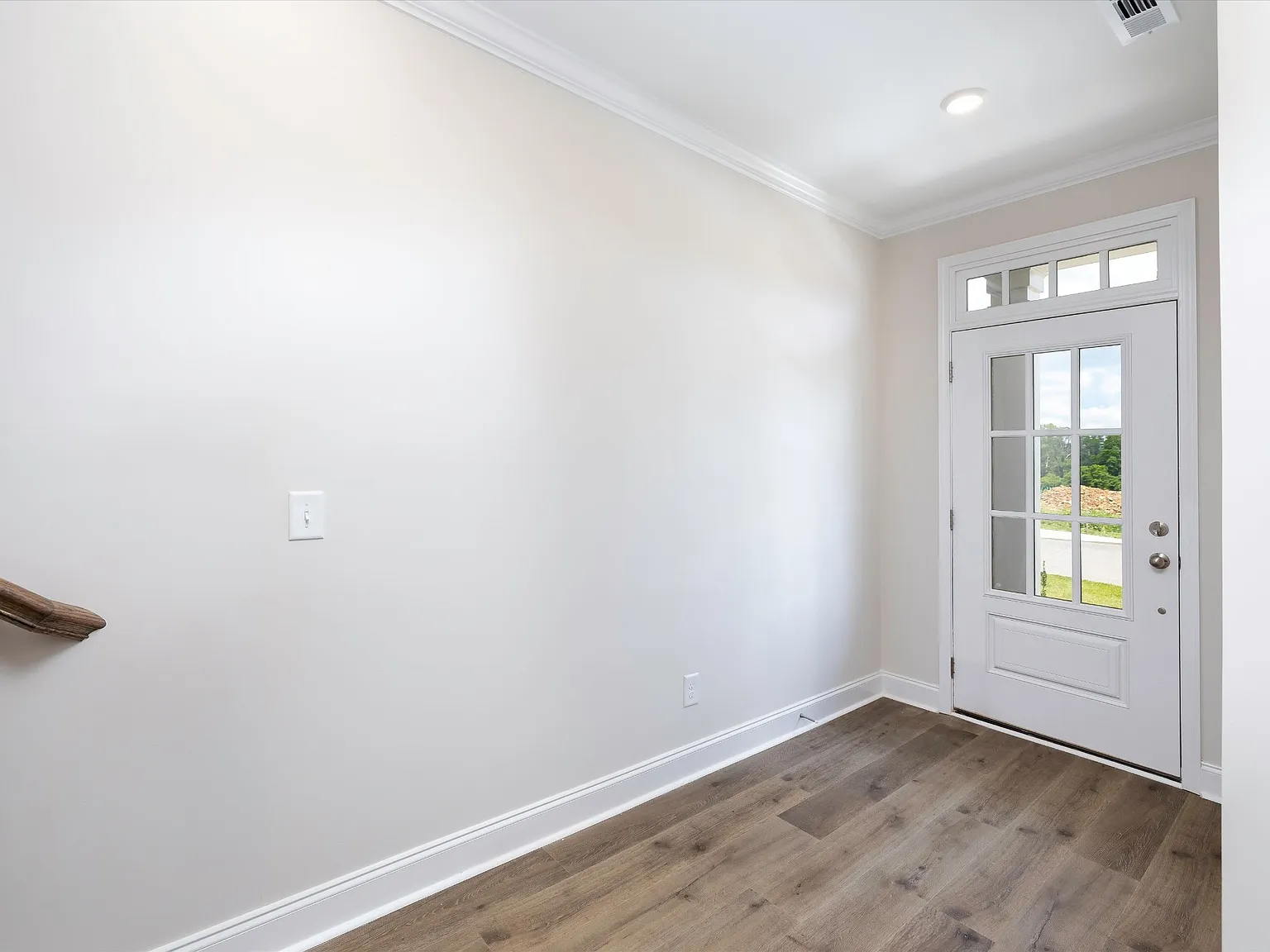 3 bed, 3.5 bath, 2037 sqft, $3,500 — Photo 4