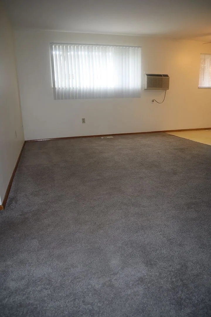 007 Bella Dr — Photo 3