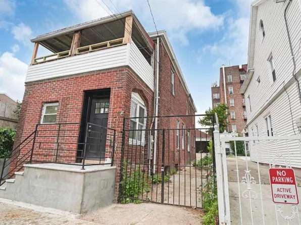 679 E 221st Street, Bronx, NY 10467