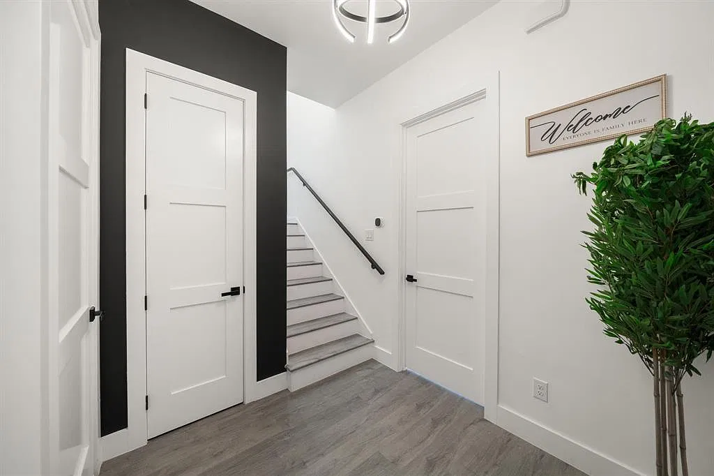 3 bed, 3.5 bath, 2356 sqft, $3,600 — Photo 4