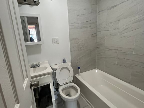 4th image of 11 Academy St #E3