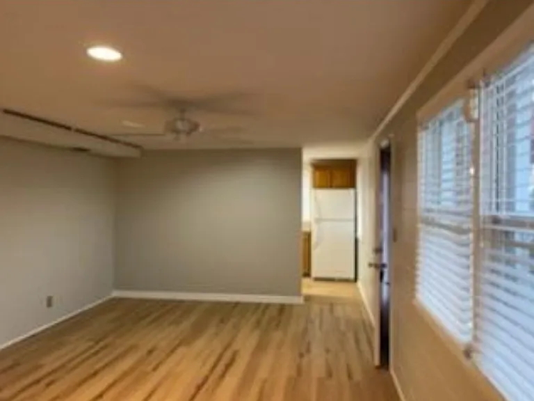 2830 Jefferson Ave — Photo 10