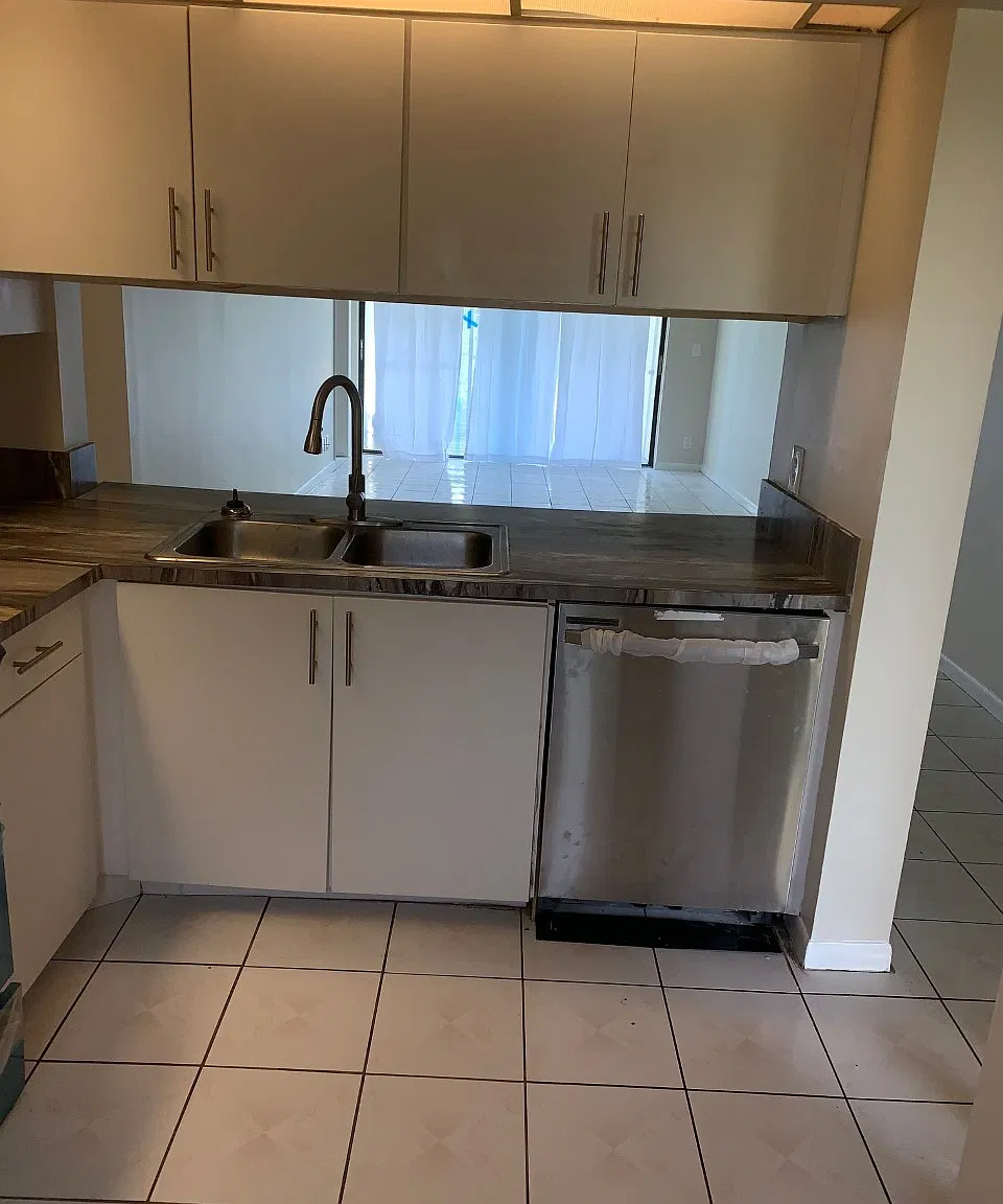 2 bed, 910 sqft, $1,800 — Photo 3