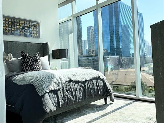 5th image of 2502 N Houston St #2503
