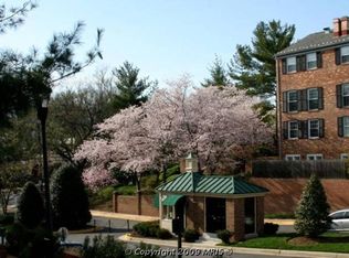 3201 Sutton Pl NW APT B, Washington, DC 20016