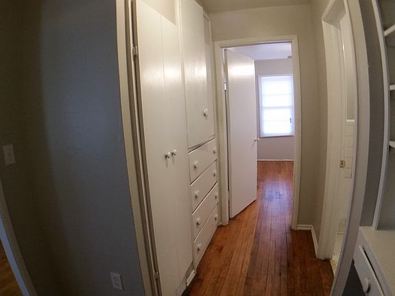 3rd image of 1718 Andover Ct
