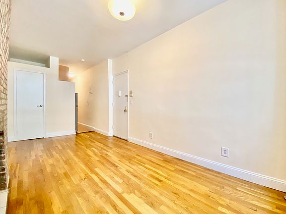 4th image of 448 W 55th St #A2