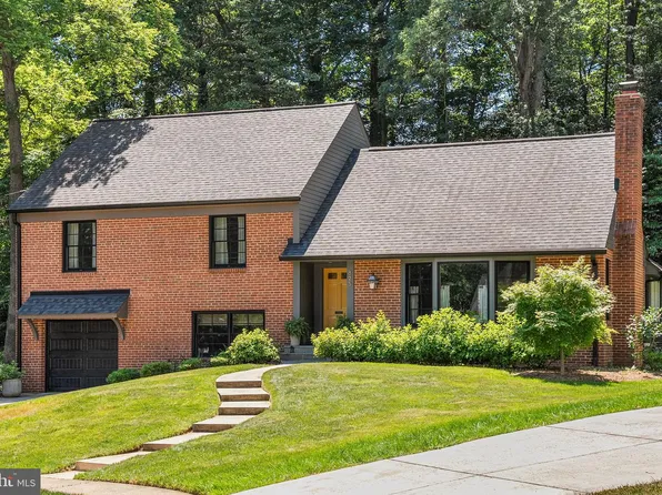 825 Elaine Ct, Alexandria, VA 22308