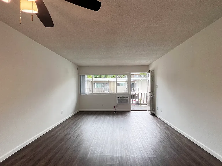 Garden Terrace Apartments — Photo 12