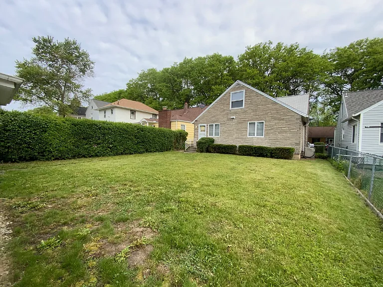 1345 Roselle Ave — Photo 14