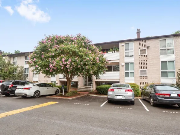 5604 Bloomfield Dr APT 101, Alexandria, VA 22312