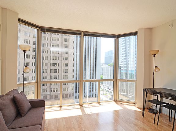 3rd image of 222 N Columbus Dr APT 1111