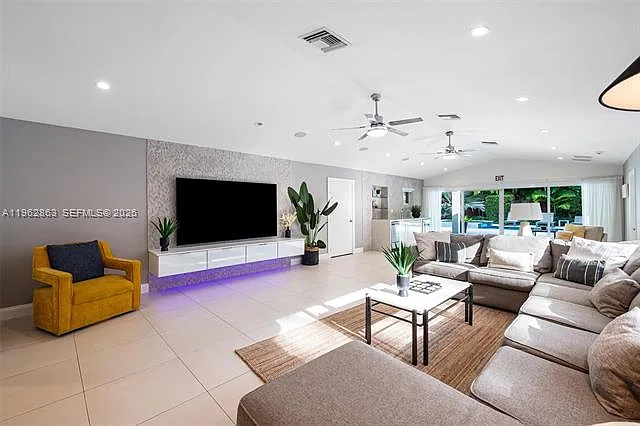 1019 NE 115th St — Photo 12