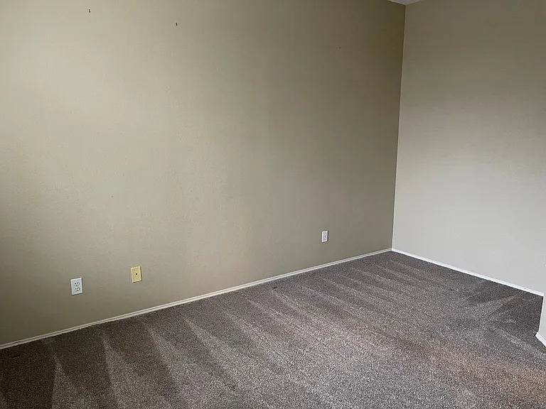 22755 SE 12th Ln — Photo 7