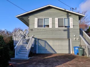 245 NE 4th St, Newport, OR 97365