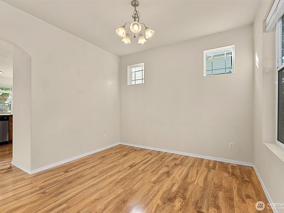 5th image of 8504 Lackland Court NE