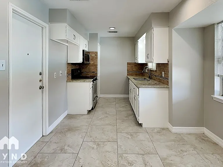 10503 Kirkdale Dr — Photo 4