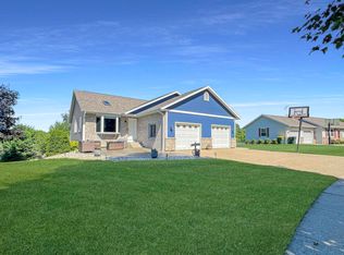 2207 Winfield Dr, Reedsburg, WI 53959