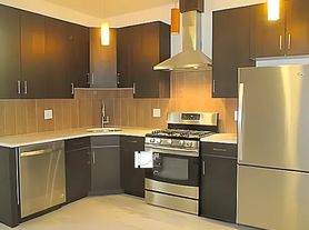 28-06 35th Ave, Astoria, NY