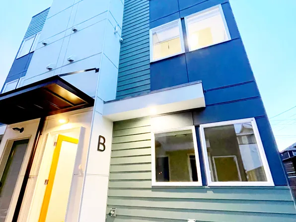 3638 36th Ave S #B, Seattle, WA 98144