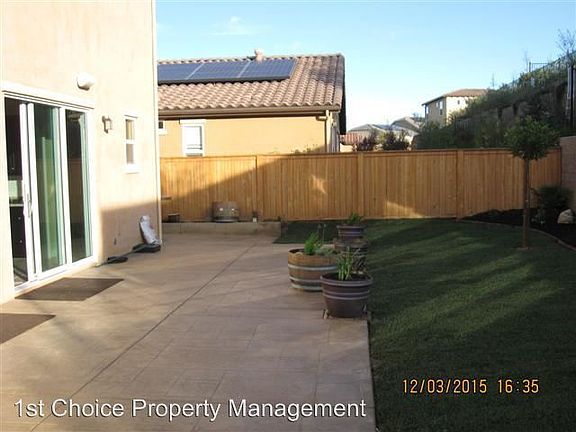 2nd image of 814 Calle De La Rosa