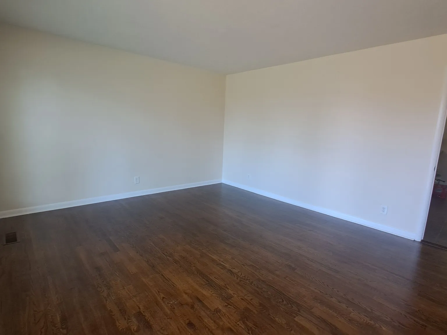 3 bed, 1400 sqft, $1,850 — Photo 4