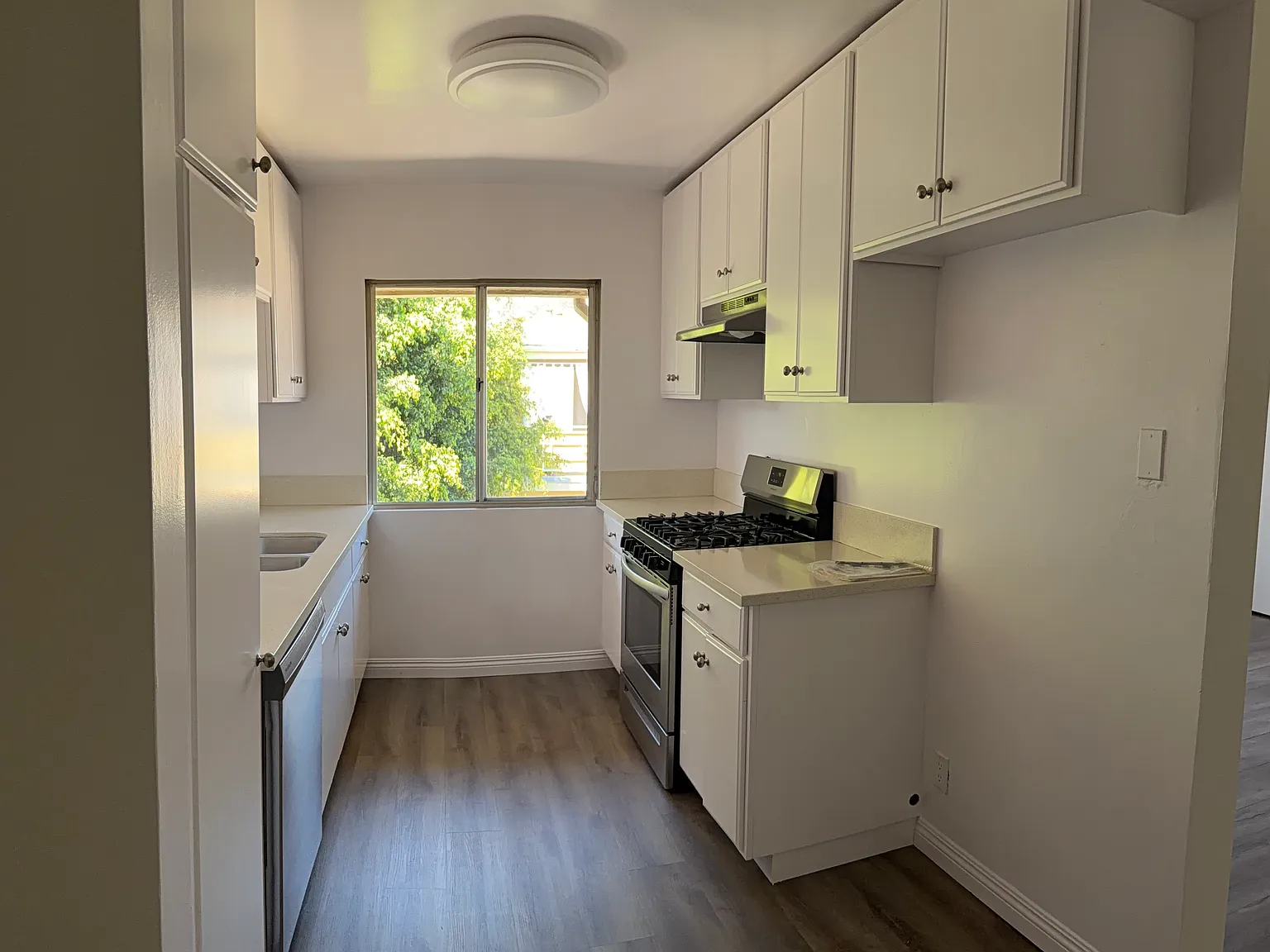 1 bed, 700 sqft, $1,950 — Photo 1