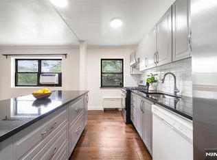 410 Park Pl APT 4B, Fort Lee, NJ 07024