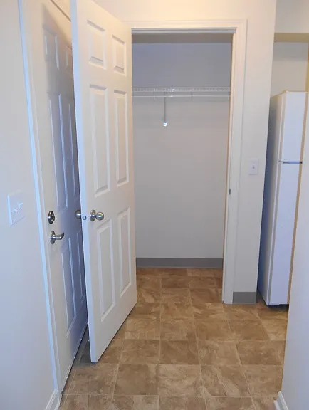 Oak Tree Apartments — Photo 28