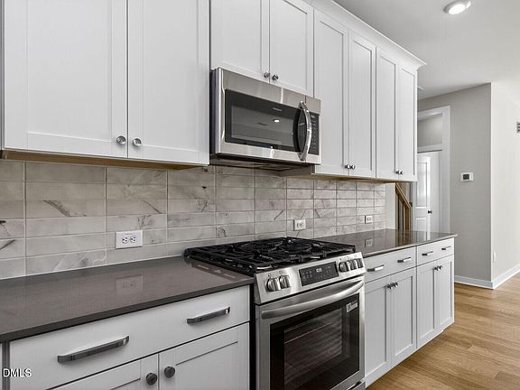 5th image of 85 Parkland Dr