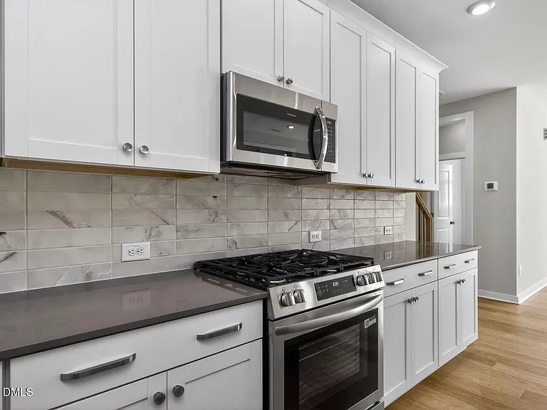85 Parkland Dr — Photo 5