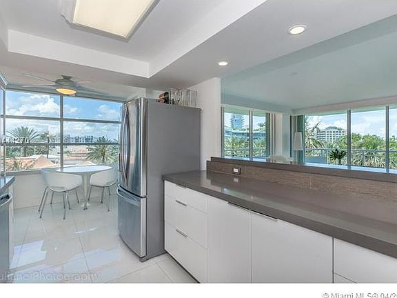 3rd image of 400 S Pointe Dr APT 510
