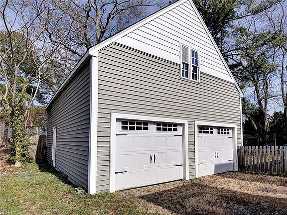 3rd image of 2205 Seaford Rd